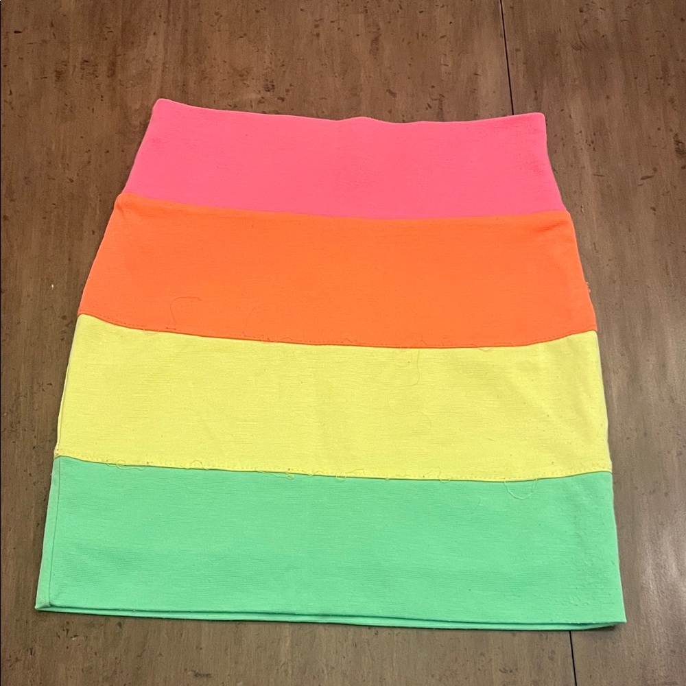 Un Deux Trois Vibrant Multicolor Pencil Skirt
